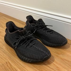 Men’s Yeezy Boost black sneaker